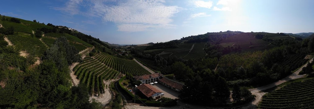 Agriturismo Marcarini 32/39
