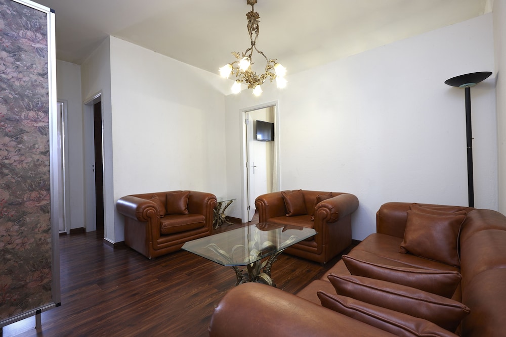 Zoukotel Hotel 30/50