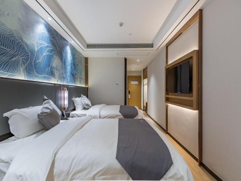 GreenTree Eastern Xuzhou High Speed Railway Station West Exit Station Hotel 16/60