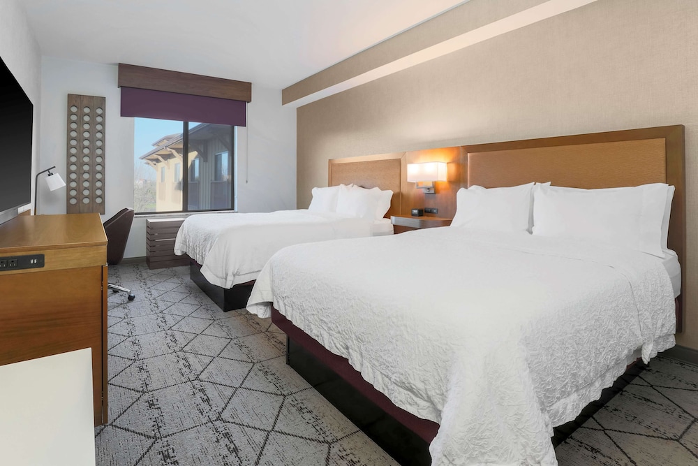 Hampton Inn & Suites Windsor - Sonoma Wine Country 11/40