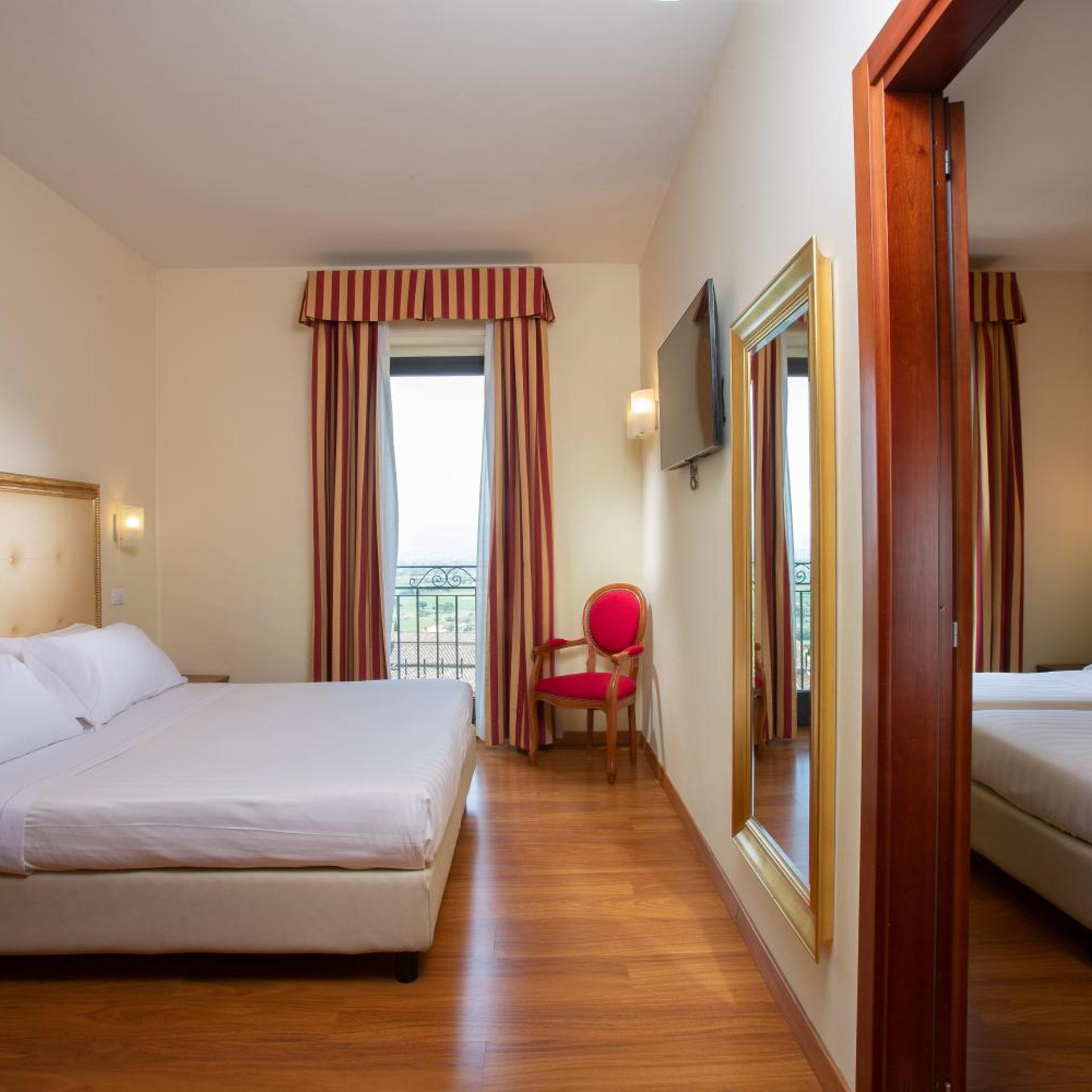 Room, Quadruple, Valley View