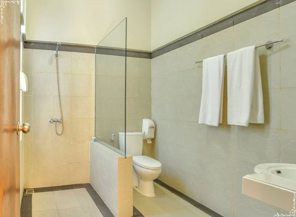 Baleka Resort Hotel and Spa 72/74