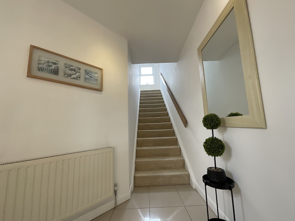 Earle House Serviced Apartments 23/50