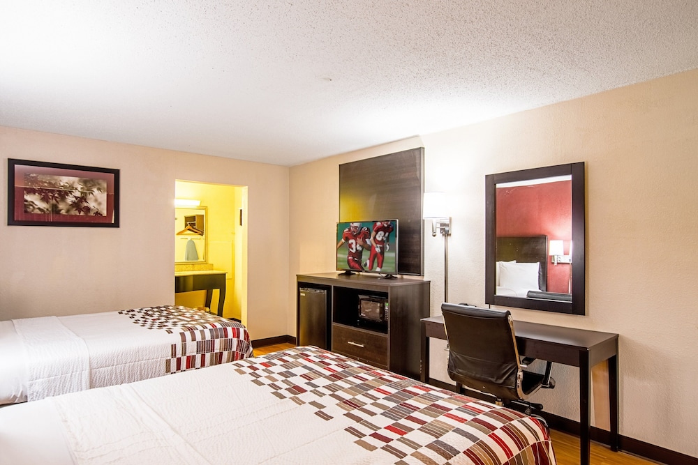 Red Roof Inn & Suites Battle Creek 16/38