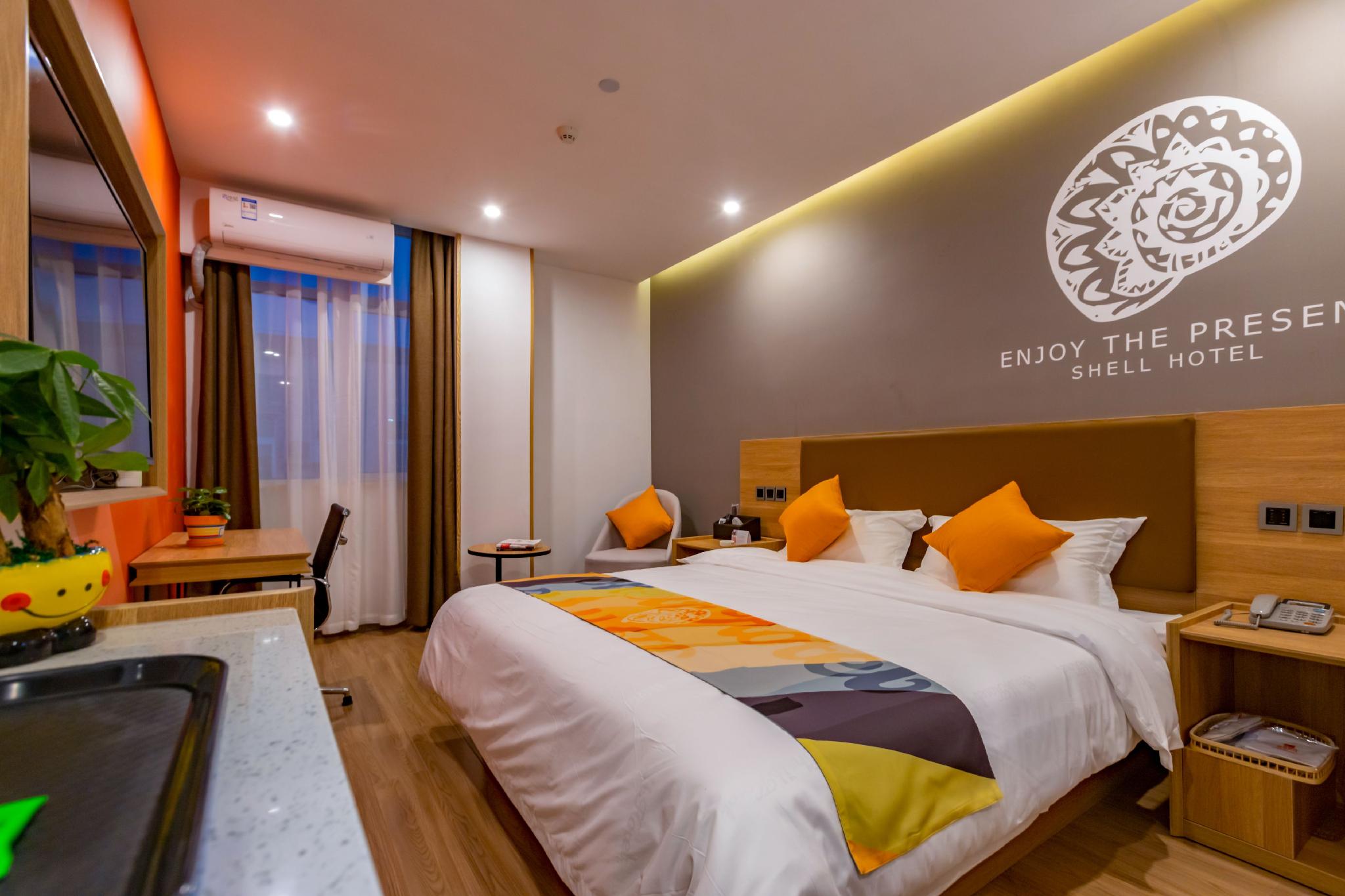 BUSINESS, QUEEN BED