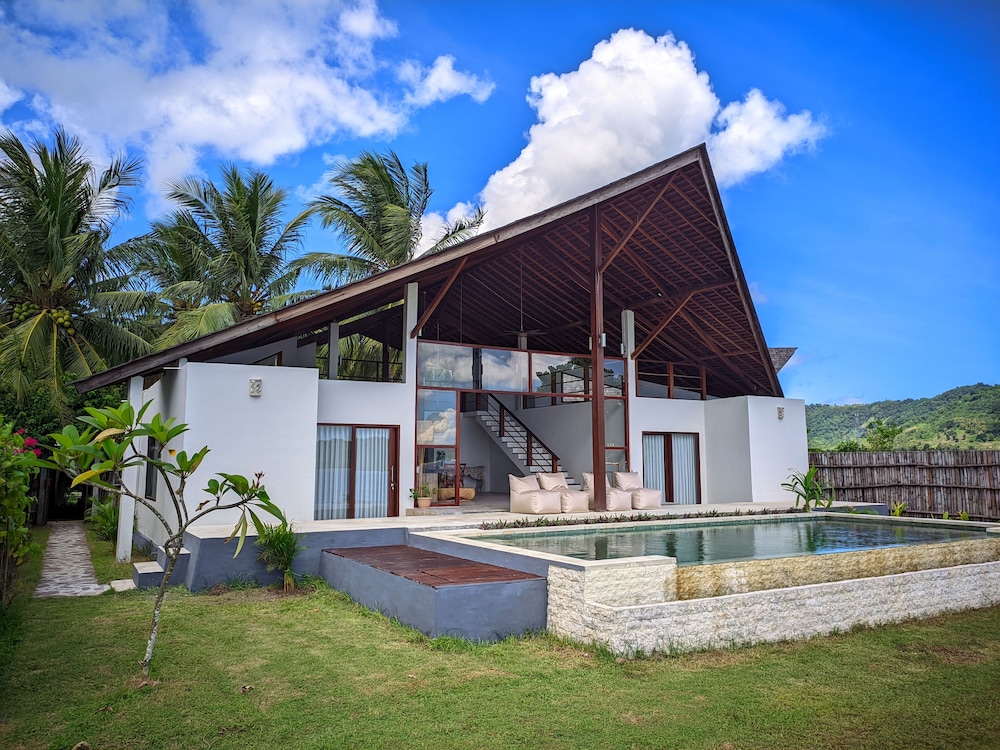 The Club Villas Lombok 32/50