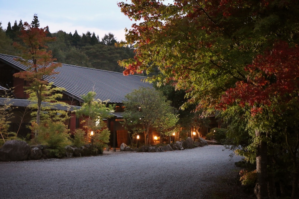Yufuin Ryoan Wazanho 44/49