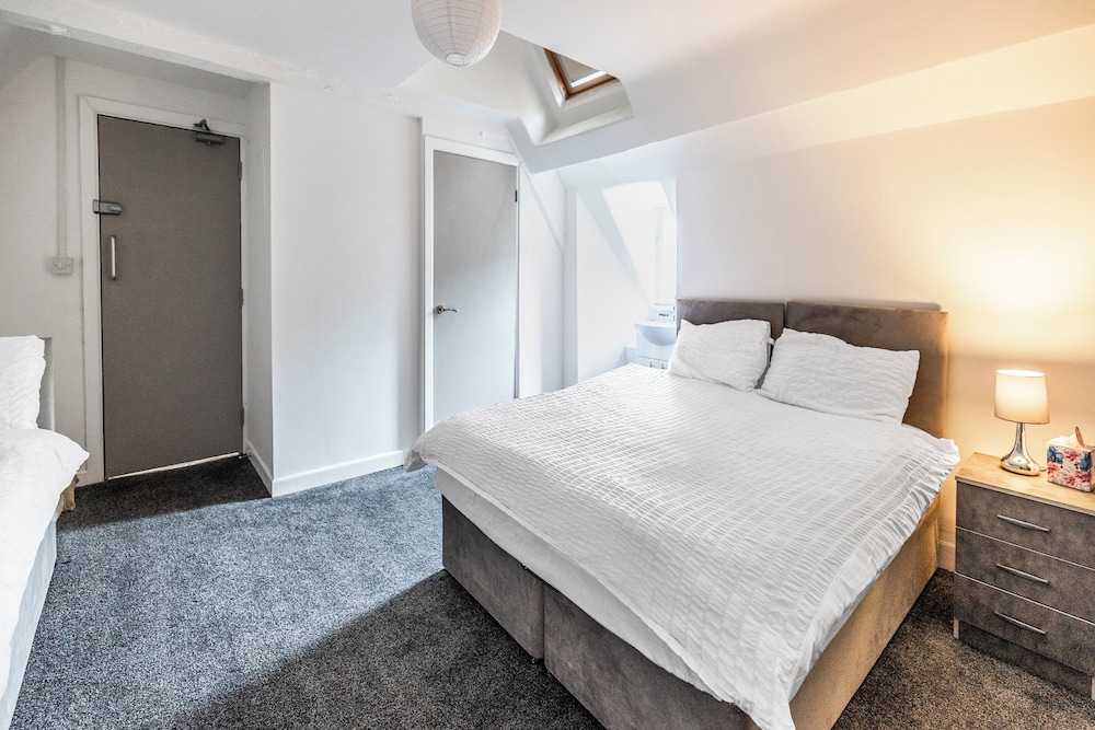 OYO A Better Night Hotel Limited 8/50