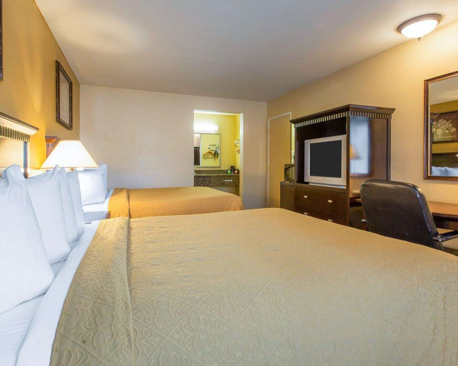ROOM, 2 QUEEN BEDS