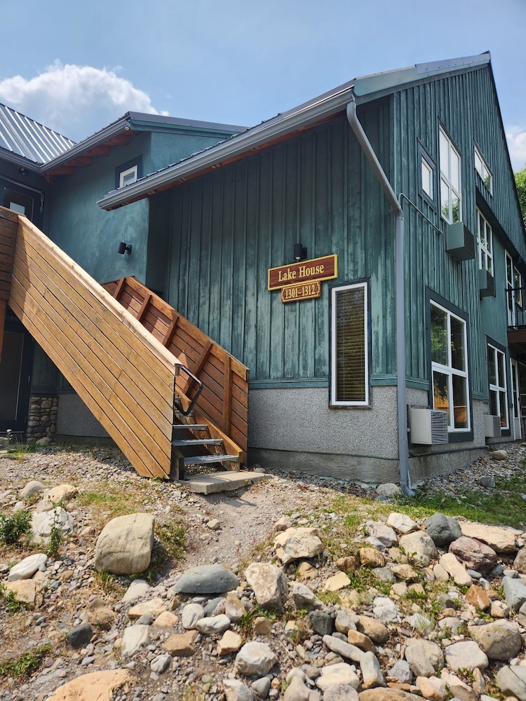 Waterton Lakes Lodge Resort 1/50