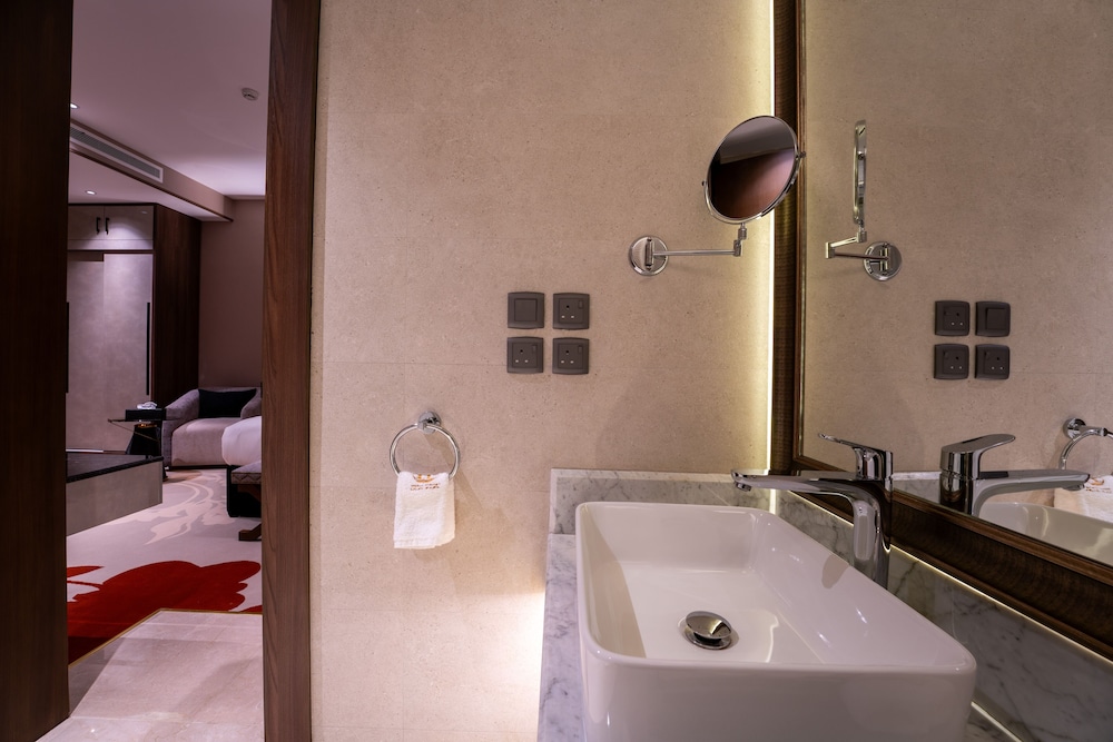 فندق ليلك بارك(Lilac Park Neom Highway Hotel Ex Lilac Park Hotel) 140/149