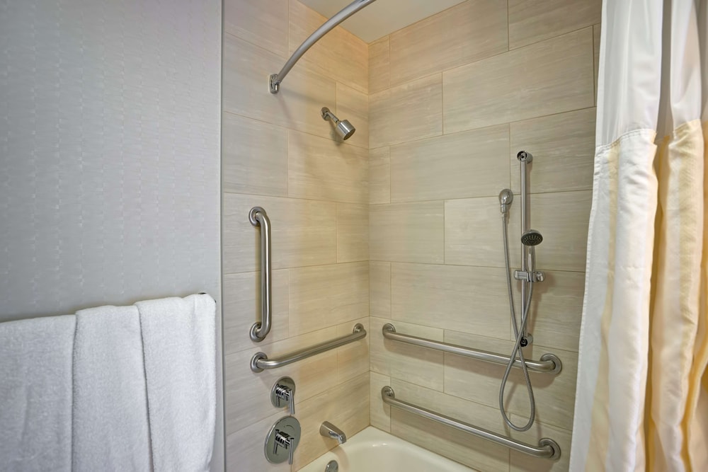 Hilton Garden Inn Chicago Downtown/Magnificent Mile 20/70