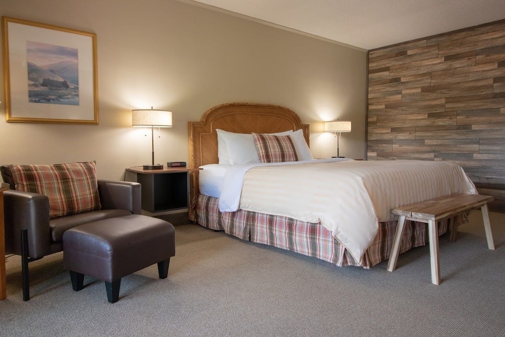 The Lodge at Riverside 11/62
