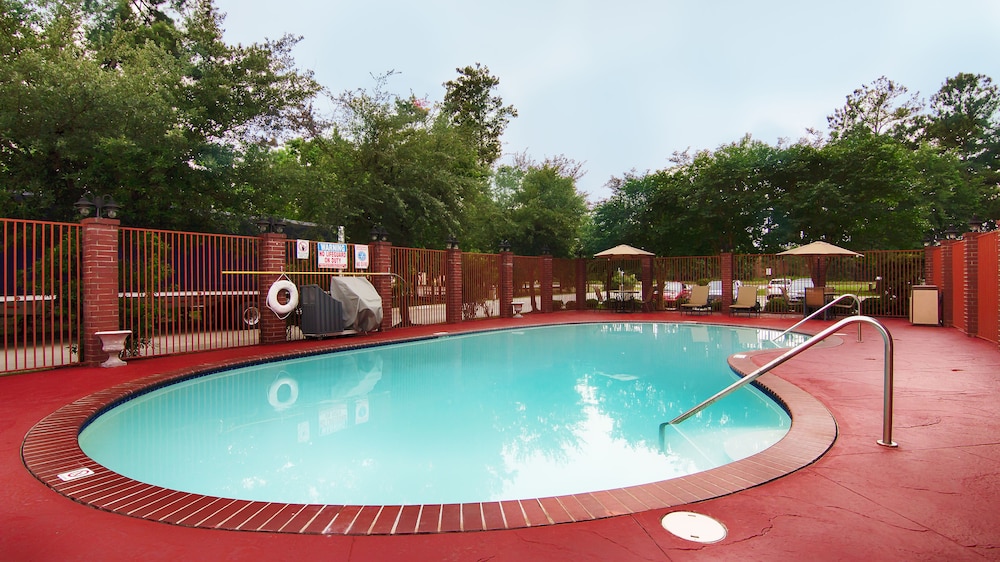 Best Western Plus The Woodlands 1/31