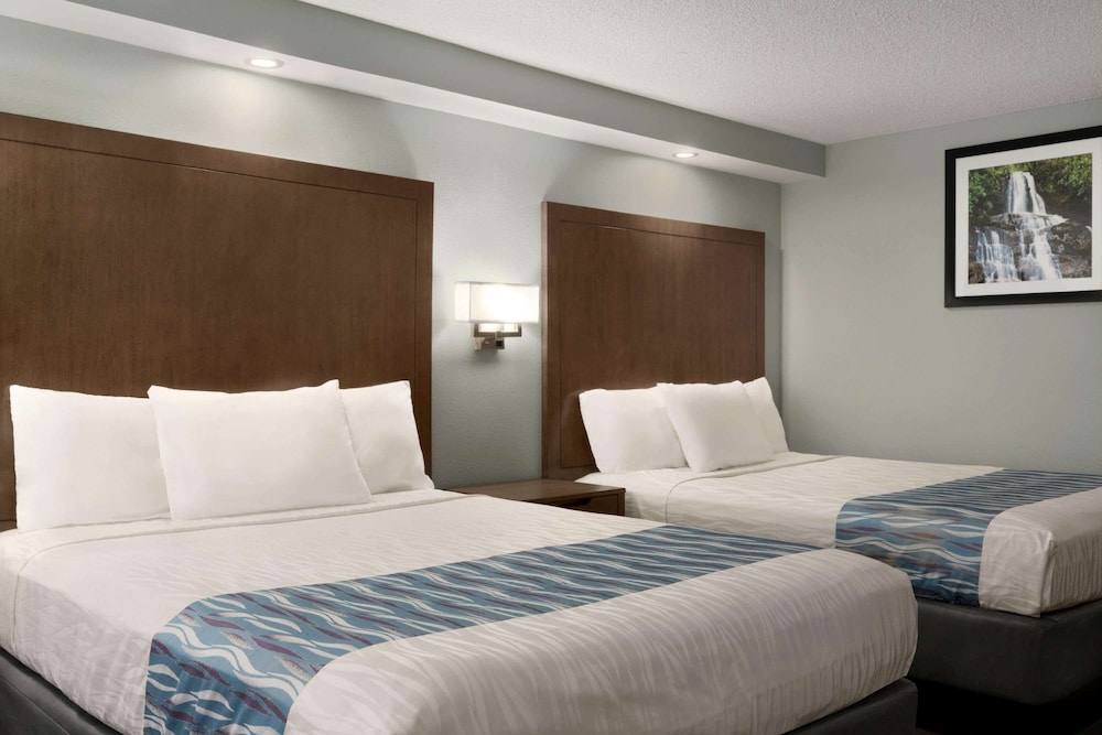 CONNECTING, MULTIPLE BEDS, RIVER VIEW, BALCONY