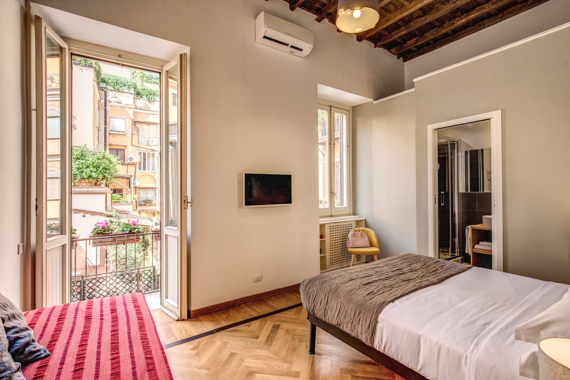 3 Bedrooms, Deluxe, Apartment, 3 Double Beds, City View, 4 Bathrooms, Terrace
