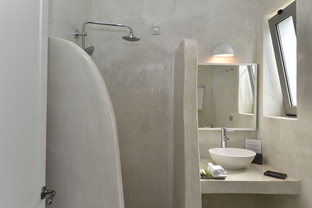 Naoussa Hills Boutique Resort- Adults Only (13+) 71/76