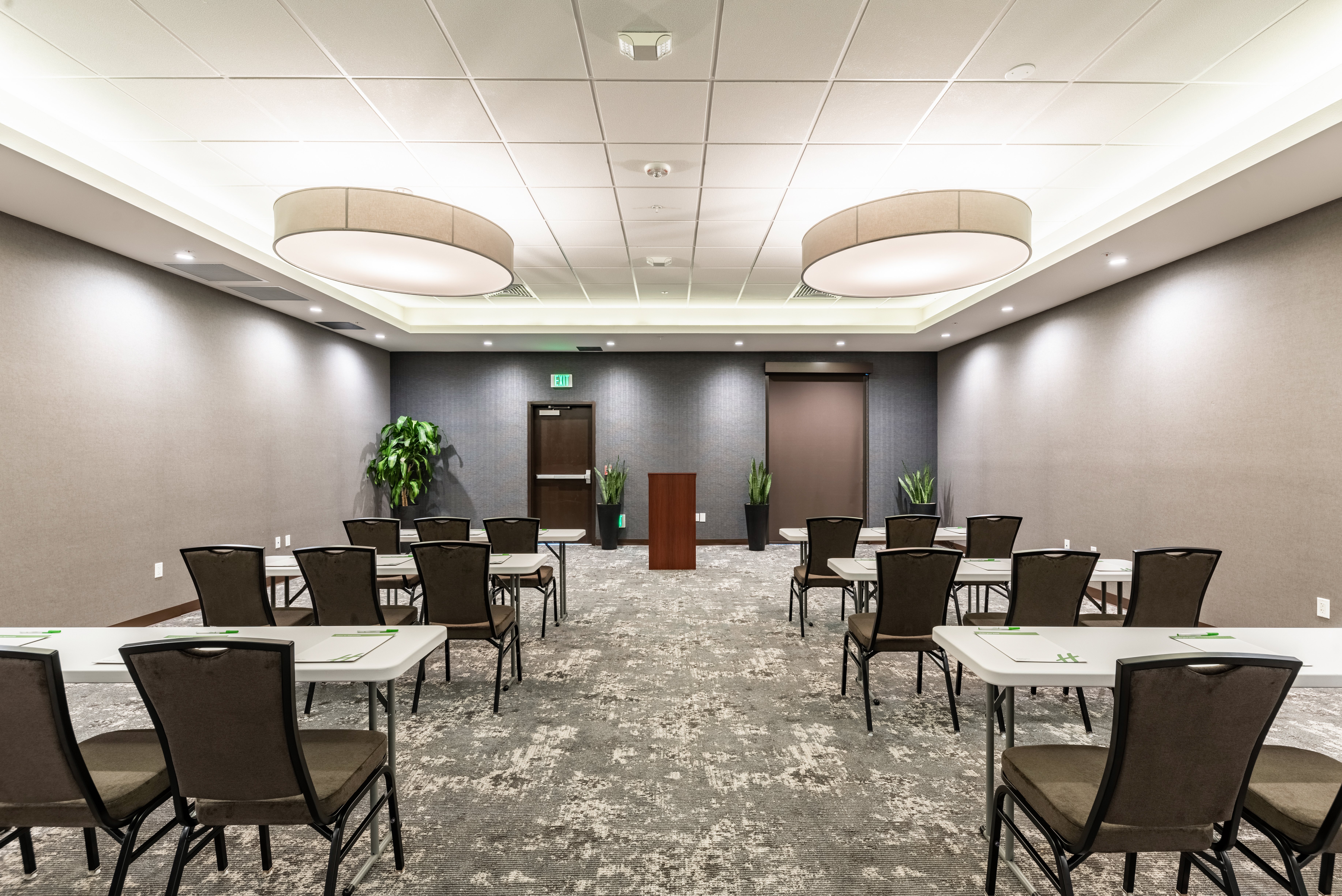 Holiday Inn Hotel & Suites Milpitas 32/36