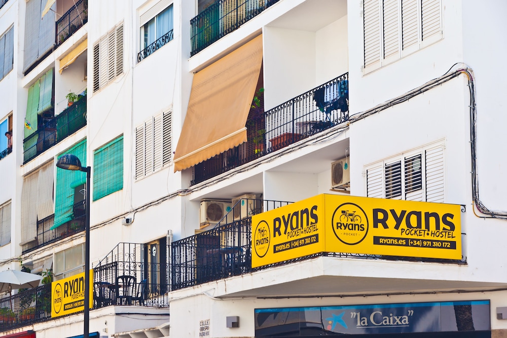 Ryans Pocket Hostel 41/45
