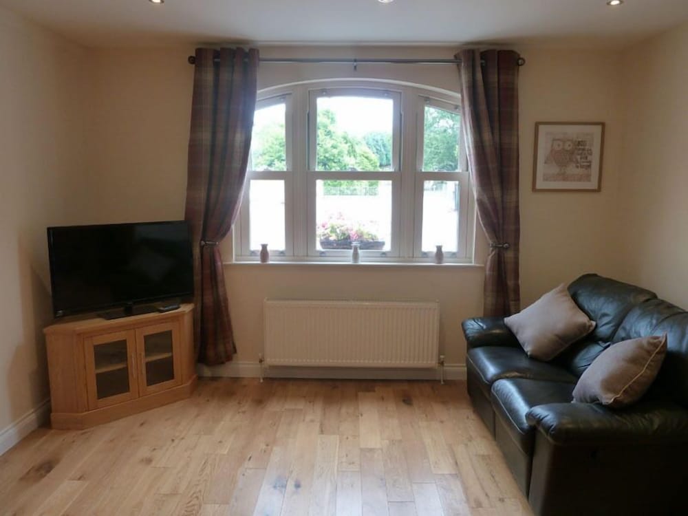 Oatlands Self Catering Cottages 14/22