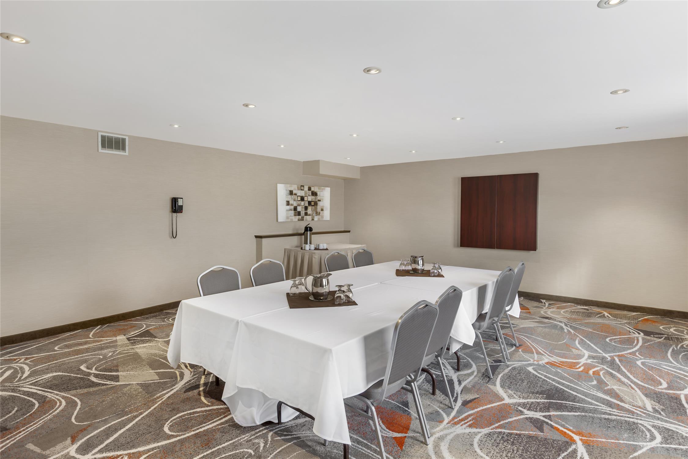 Best Western Plus Rose City Suites 25/35