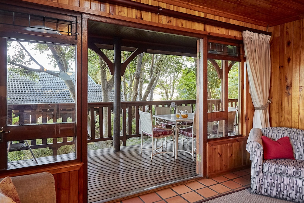 KNYSNA RIVER CLUB - KNYSNA 23/76