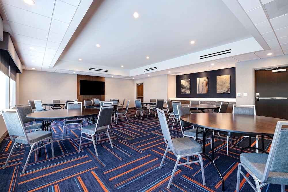 Hampton Inn Crown Point 46/47