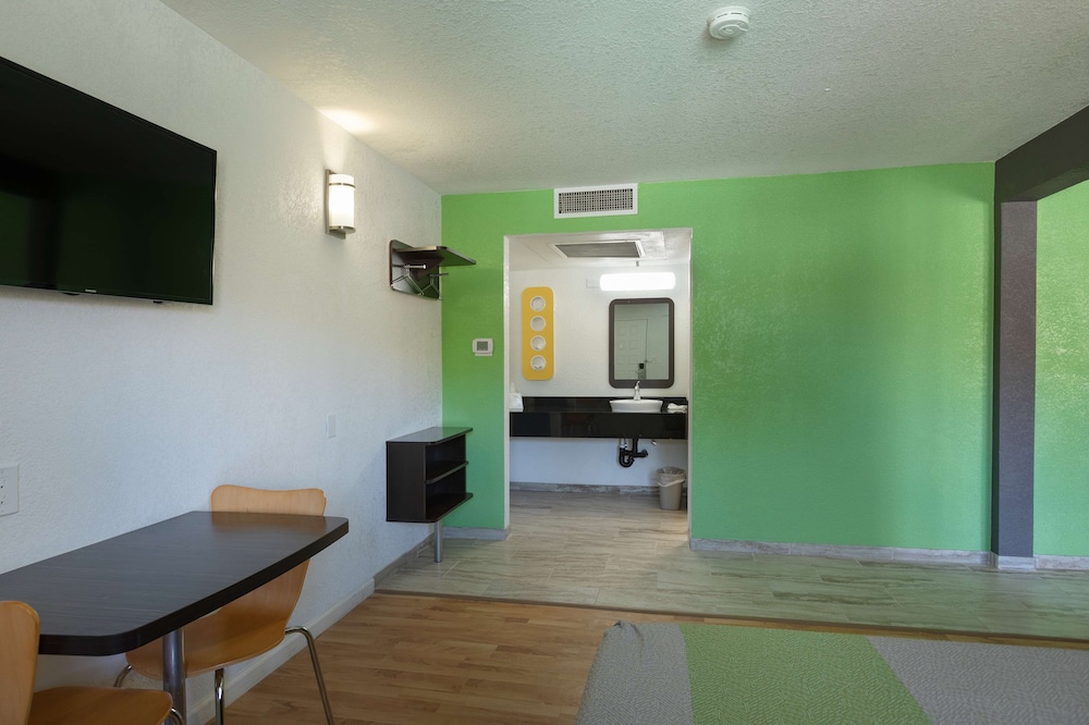 Studio6 Barstow, CA 23/35