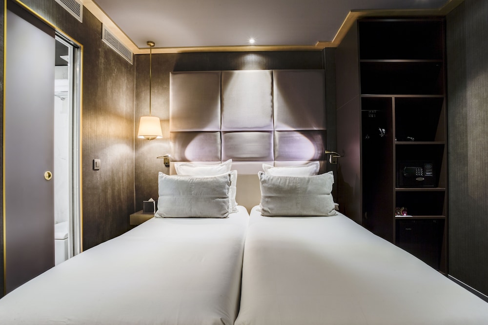 Armoni Hotel Formely Cheverny 5/25