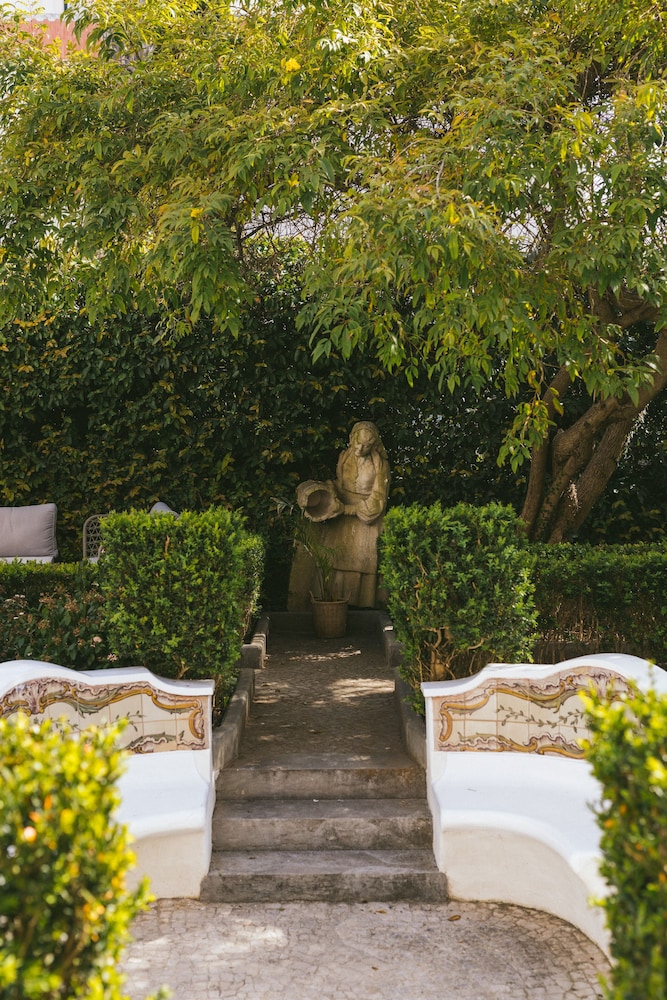 The Pergola Boutique Hotel 48/57