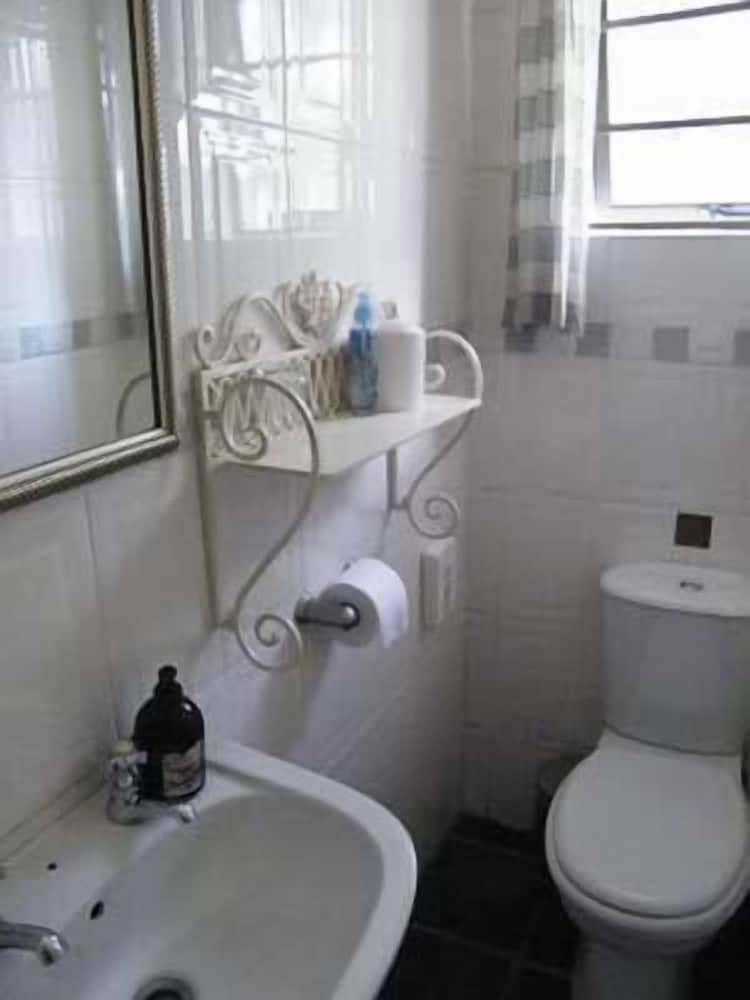 Princes Lodge Guest House 25/26