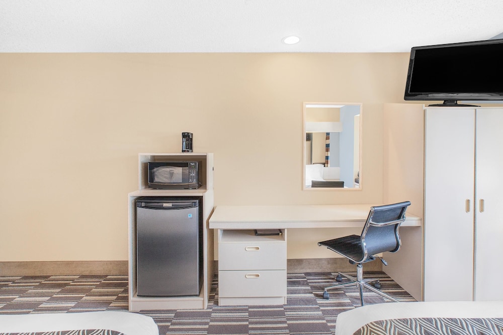 Microtel Inn & Suites By Wyndham Clear Lake 19/25