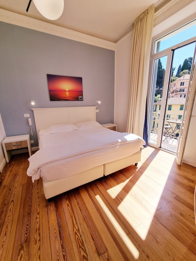 Superior, Twin Beds, Bay View, Balcony، Hotel Canali, Portofino Coast 3/8