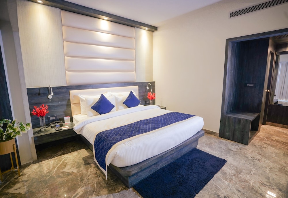 Hotel Swarn Towers 7/50