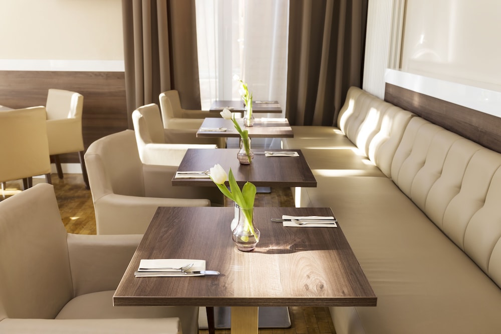 Empress Boutique Hotel 64/65