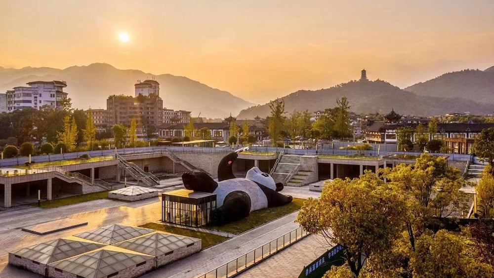 Holiday Inn Dujiangyan Ancient Town 42/50