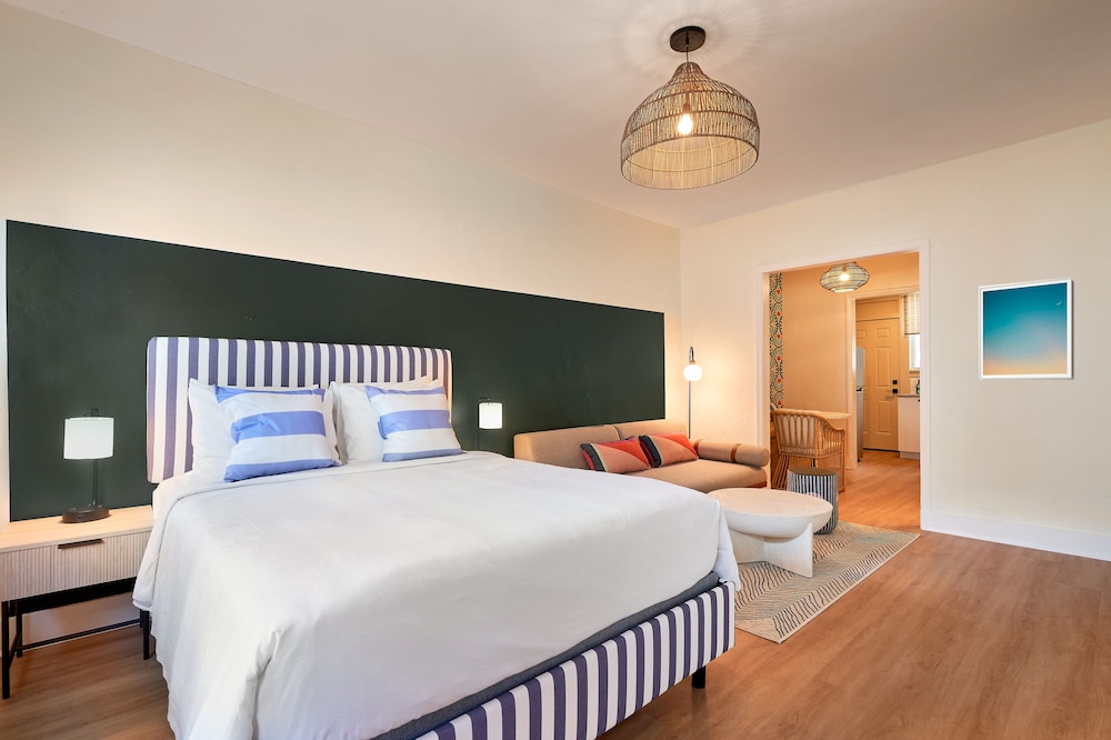 Suite, Kitchenette