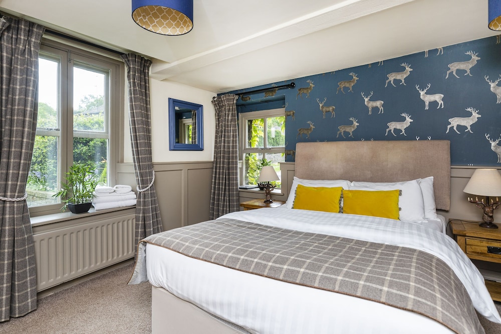The Fleece Countryside Inn 11/50