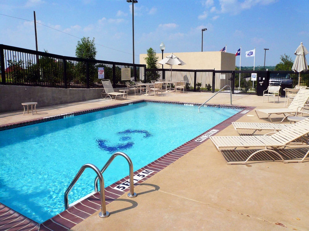 Hampton Inn Dallas-Rockwall 32/66