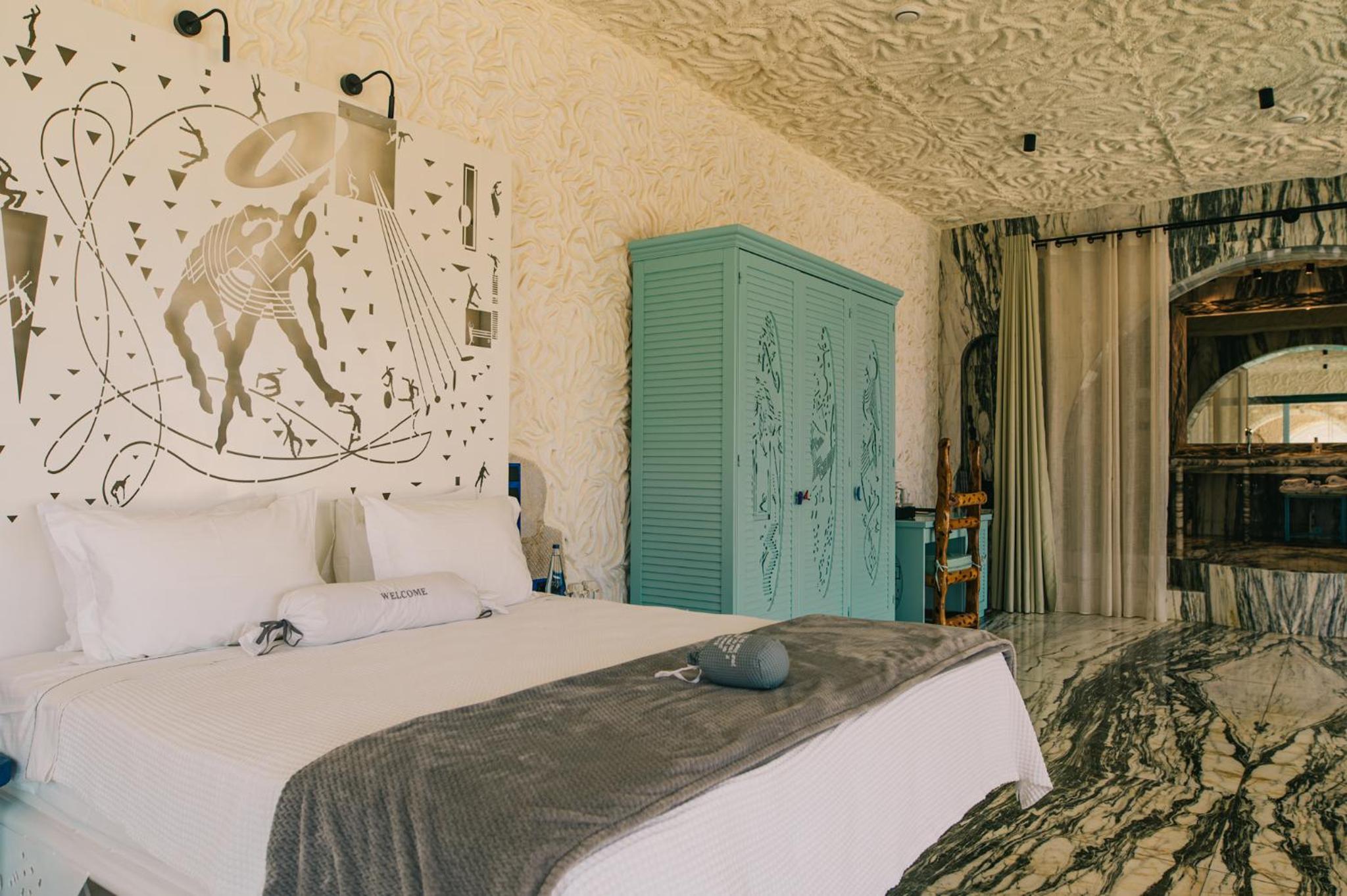 1 Bedroom, Pool, Suite, King Bed