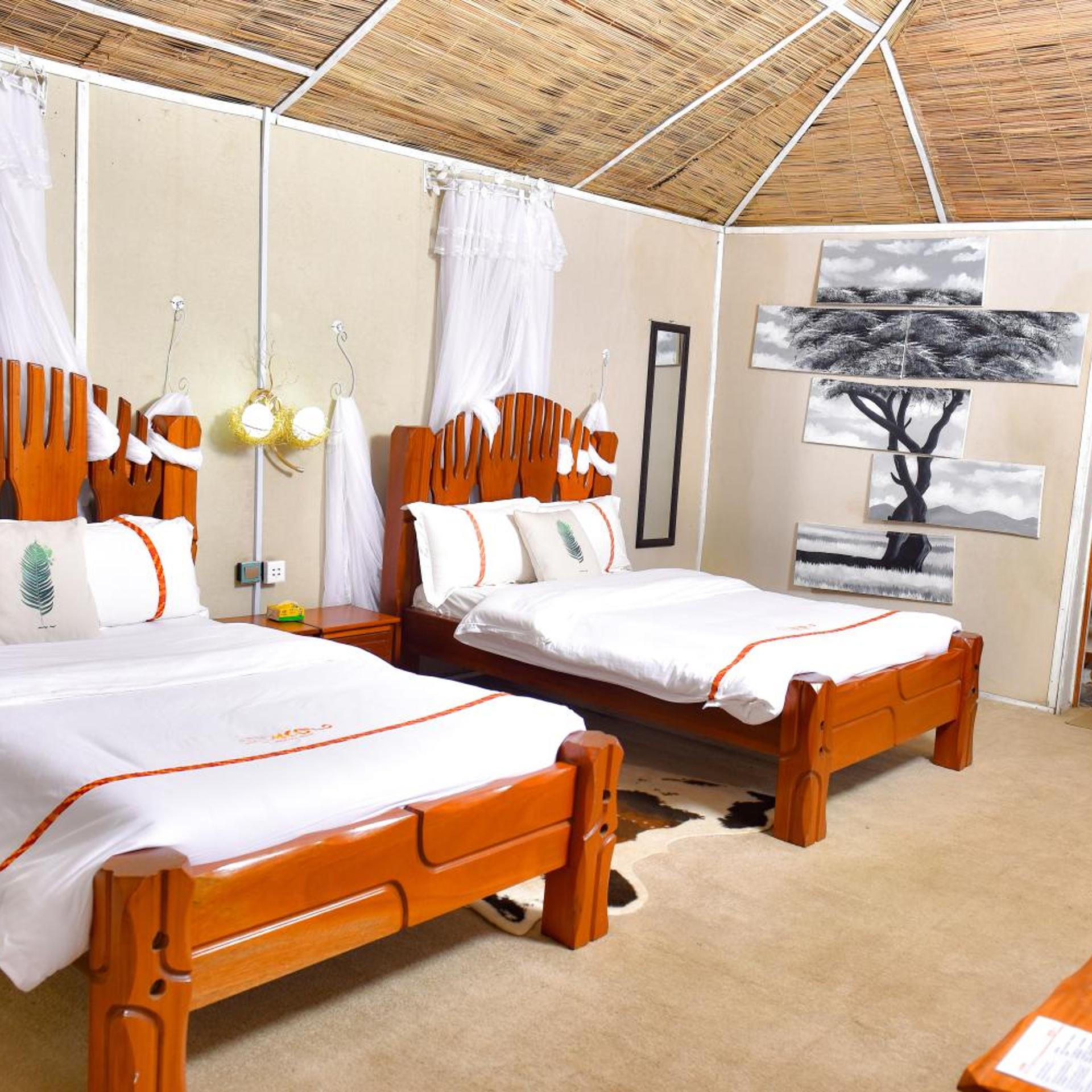 DELUXE, TWIN BEDS