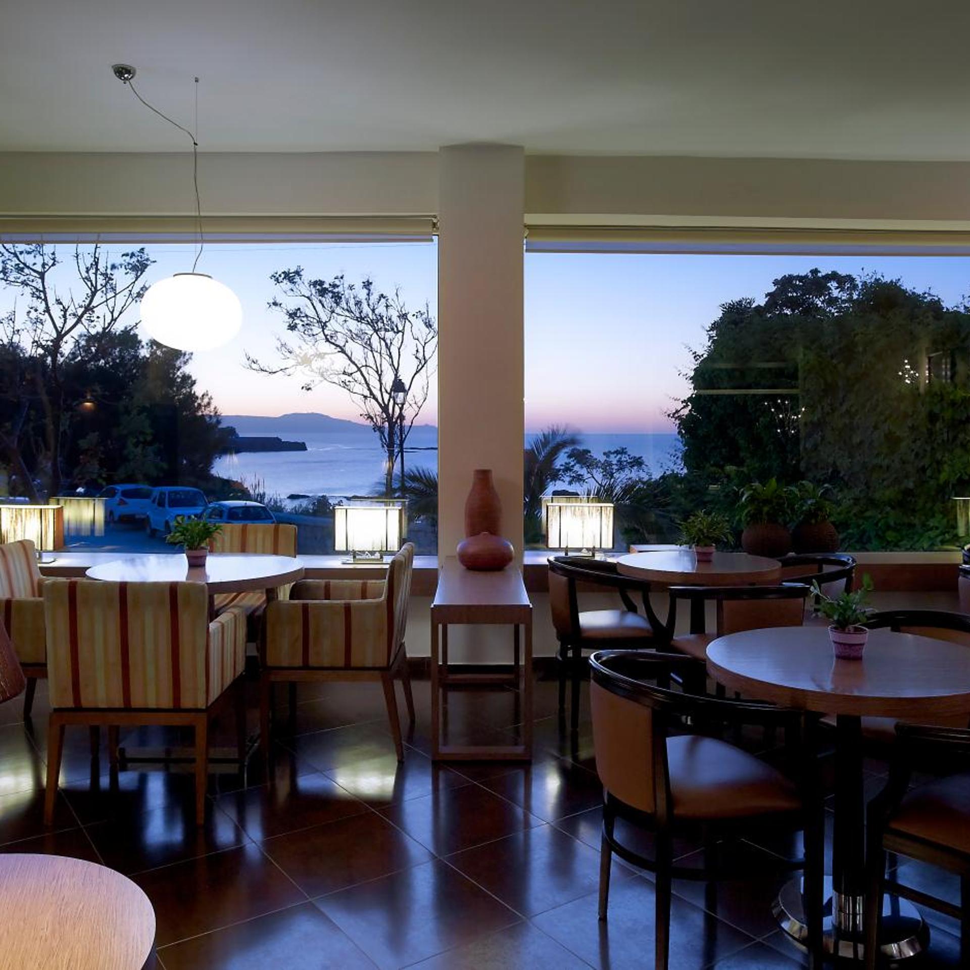 Irida Hotel 45/59