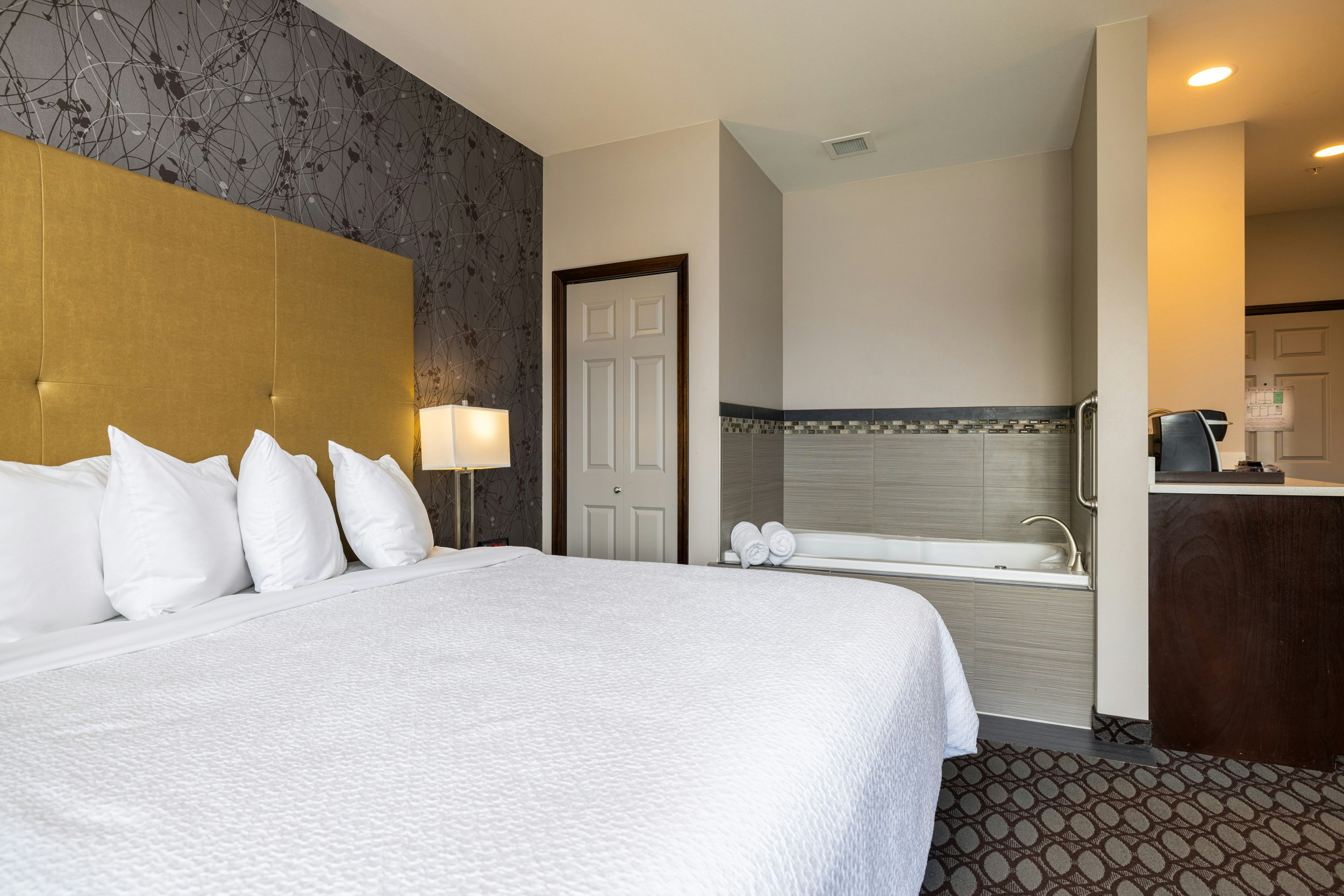 Sunrise Inn Villas and Suites 3/10