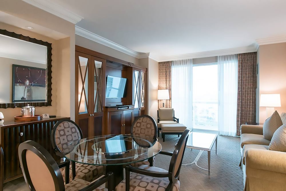 Signature Affordable Luxury Hotel 8/24