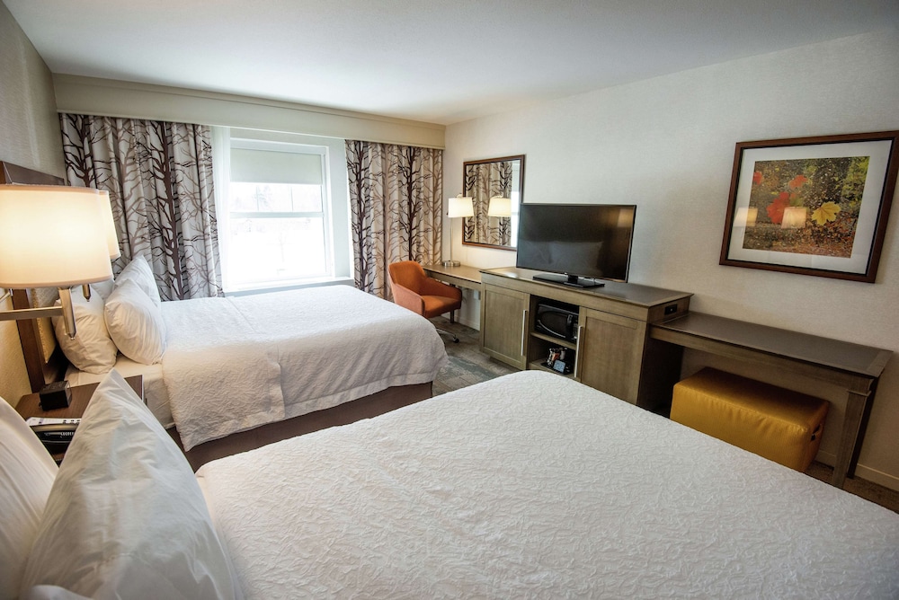 Hampton Inn and Suites Manchester VT 23/48