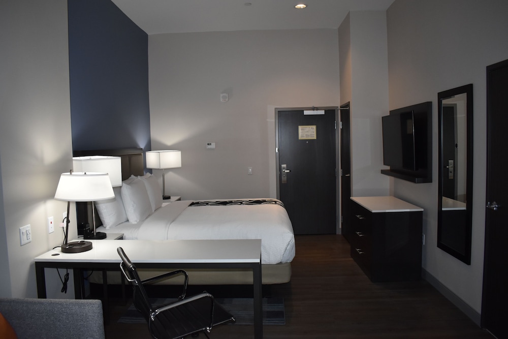 La Quinta Inn & Suites by Wyndham San Bernardino 18/45