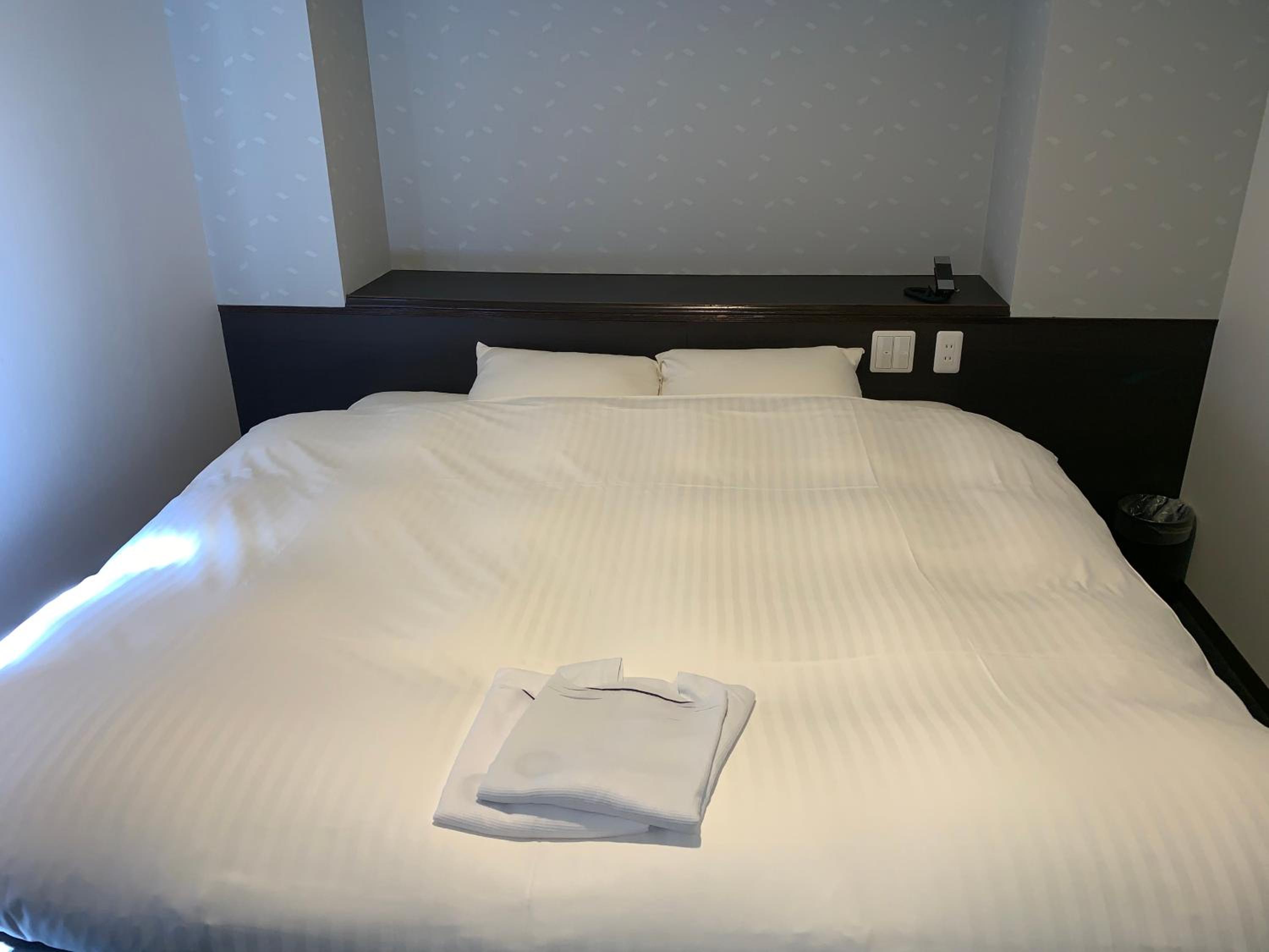 Room, Queen Bed