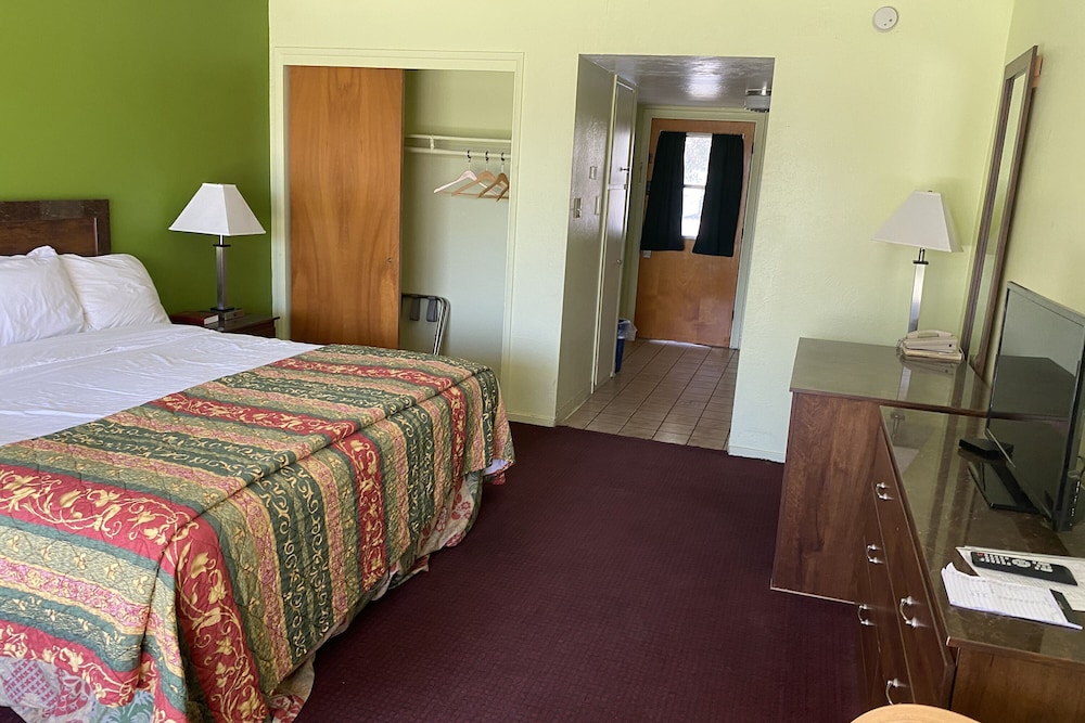 Hotel Yuma AZ Desert Grove 17/47