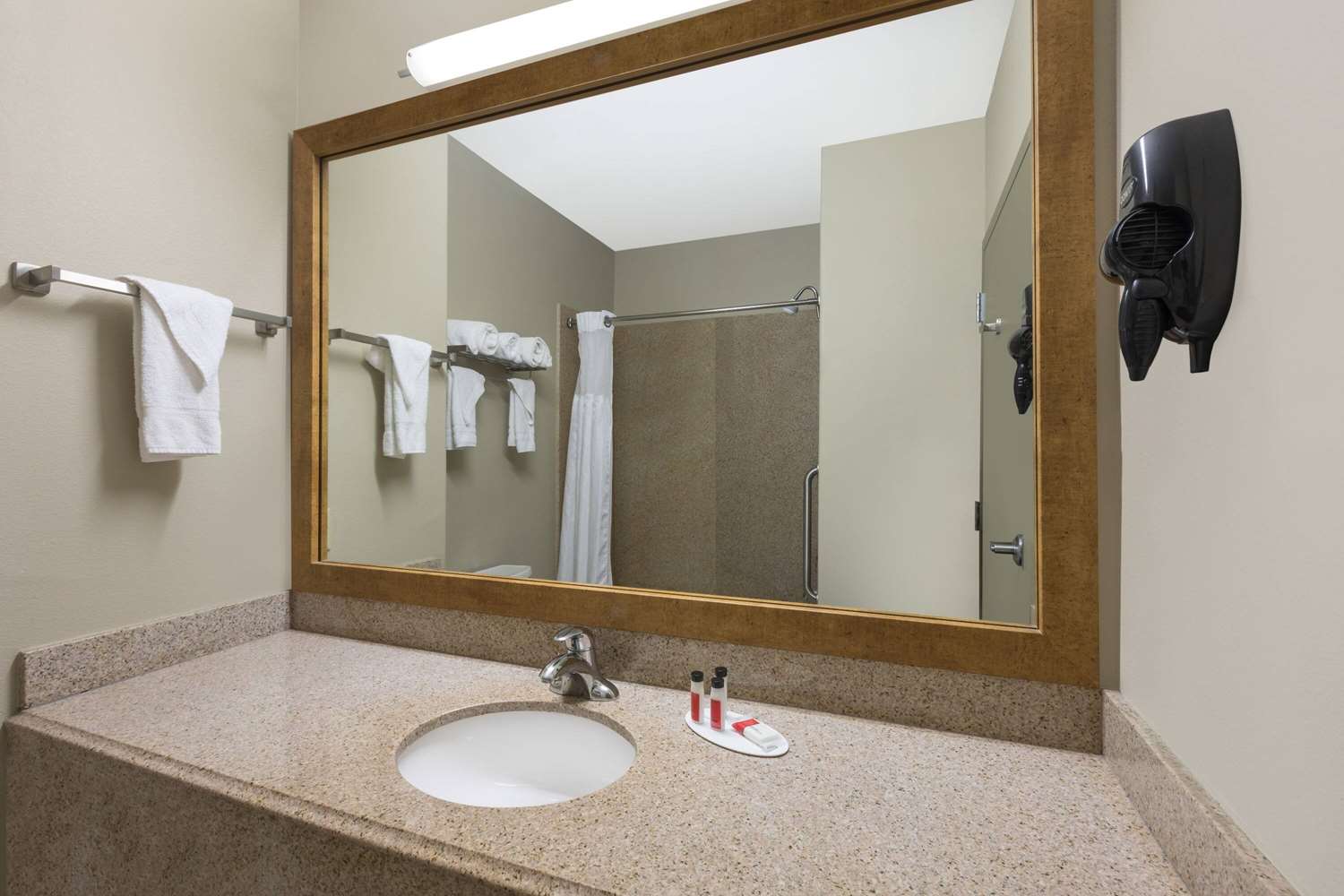 Baymont by Wyndham Columbus 35/37