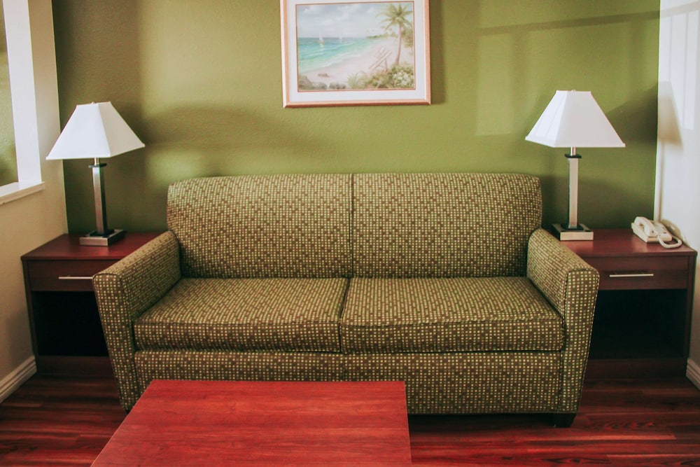 Rodeway Inn & Suites Lake Havasu City 18/26
